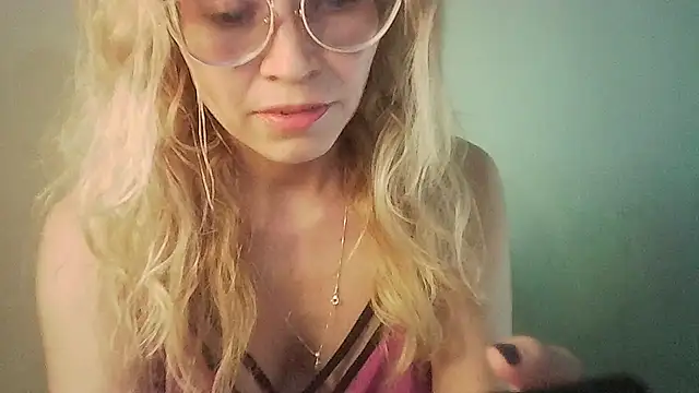 JuliaMack online show from January 2025 09:55:02 PM