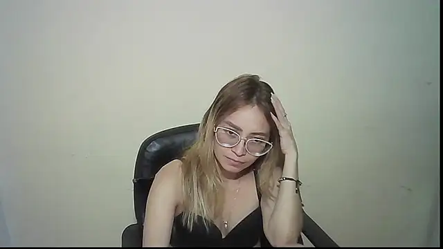 JuliaMack online show from September 2025 12:06:02 AM