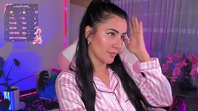 Snapshot of Violetta_kim1 chatting on May 2026 09:09:02 PM Violetta kim1 online show from May 2026 09:09:02 PM