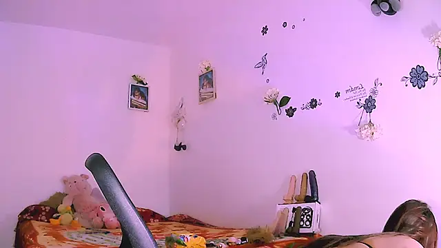 Candy beauty online show from February 2025 06:37:01 PM