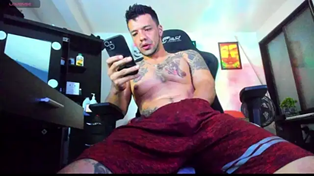 Snapshot of danitattoshot23cmc chatting on December 2025 03:18:02 AM danitattoshot23cmc online show from December 2025 03:18:02 AM