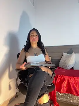 Mila cams1  online show from December 2025 06:11:02 PM