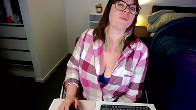 Snapshot of XxxAprilxxX chatting on June 2026 11:55:02 AM XxxAprilxxX online show from June 2026 11:55:02 AM