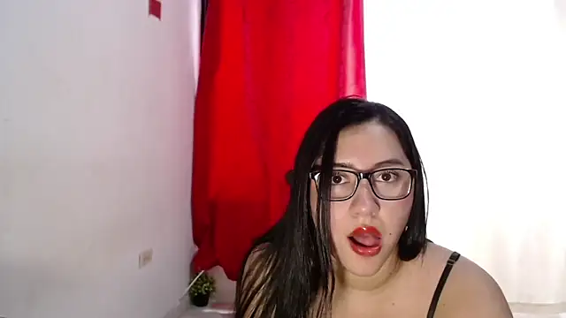 Snapshot of LuciaTomson chatting on July 2026 07:14:02 PM LuciaTomson online show from July 2026 07:14:02 PM
