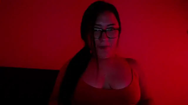 Snapshot of LuciaTomson chatting on June 2026 06:25:01 PM LuciaTomson online show from June 2026 06:25:01 PM