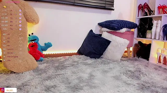 kariina  22 online show from April 2026 11:01:01 PM