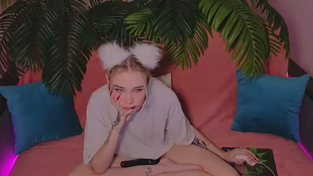 StellaSweetness online show from February 2025 04:32:01 PM