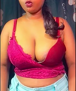 SLteena online show from May 2026 03:42:01 PM