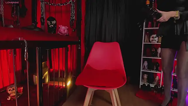 MistressAndre online show from April 2026 10:33:02 PM