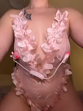 Snapshot of xxcurvyjessiexx chatting on November 2025 08:01:02 PM xxcurvyjessiexx online show from November 2025 08:01:02 PM