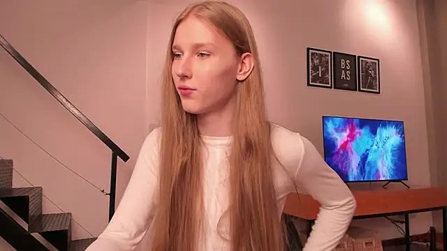 Mira Lite online show from May 2026 11:04:01 PM