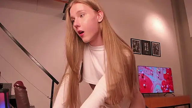 Mira Lite online show from March 2026 01:03:01 AM