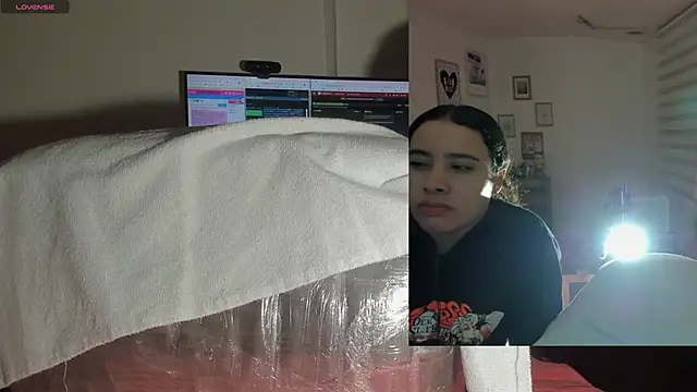 Daki Ume  online show from November 2025 02:26:01 AM