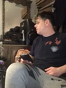 Phelyxx elgato online show from March 2025 12:43:02 PM