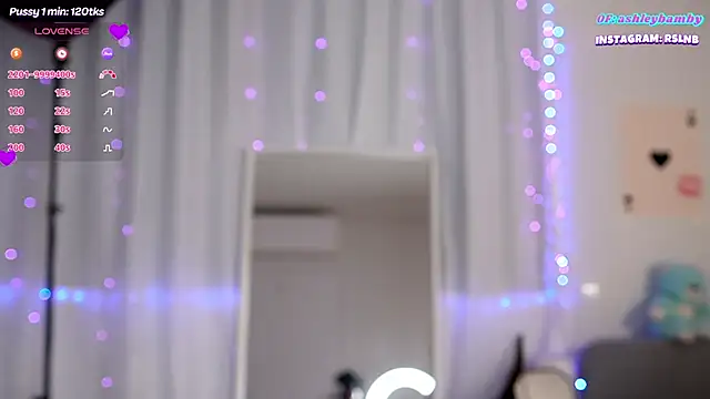 Lana forYou online show from December 2024 06:33:02 PM