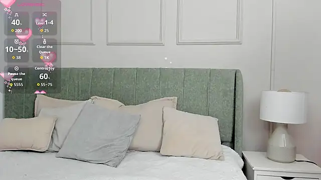 Sussanewolf online show from December 2025 12:09:02 PM