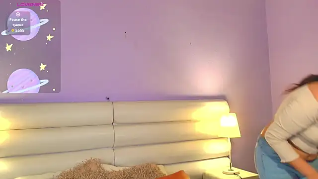 Snapshot of milan_sweet chatting on November 2025 09:04:01 PM milan sweet online show from November 2025 09:04:01 PM