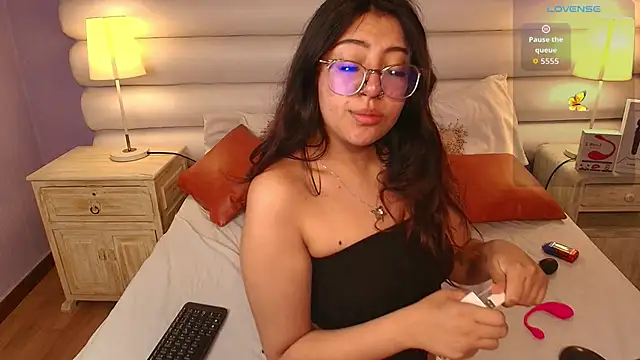 Snapshot of milan_sweet chatting on September 2025 11:30:02 PM milan sweet online show from September 2025 11:30:02 PM