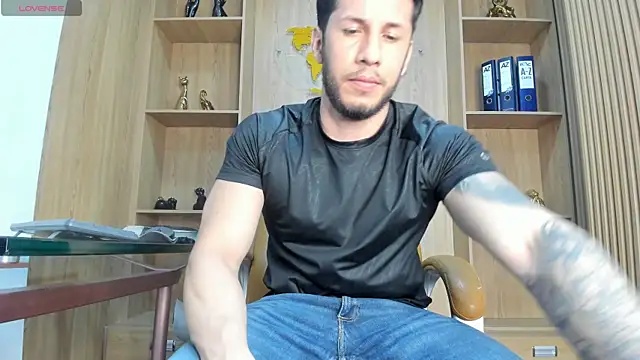 Snapshot of George_Diesell chatting on June 2026 04:54:01 AM George Diesell online show from June 2026 04:54:01 AM