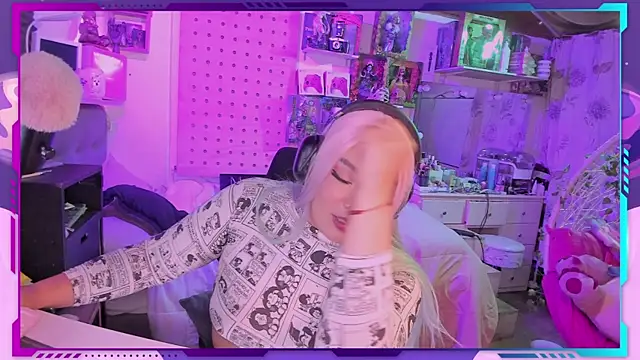 Snapshot of MegariaB chatting on September 2025 03:46:01 AM MegariaB online show from September 2025 03:46:01 AM