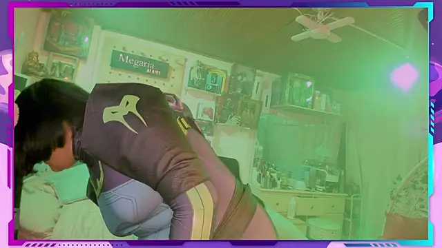 Snapshot of MegariaB chatting on November 2025 04:08:01 AM MegariaB online show from November 2025 04:08:01 AM