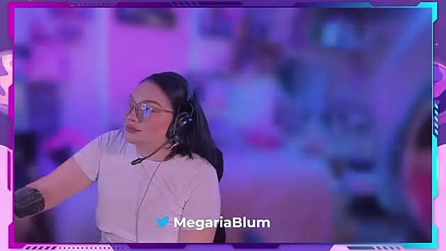 Snapshot of MegariaB chatting on February 2026 04:23:01 AM MegariaB online show from February 2026 04:23:01 AM