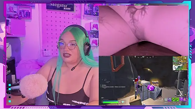 Snapshot of MegariaB chatting on October 2025 03:52:01 AM MegariaB online show from October 2025 03:52:01 AM