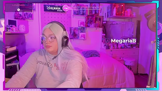 Snapshot of MegariaB chatting on October 2025 04:25:01 AM MegariaB online show from October 2025 04:25:01 AM