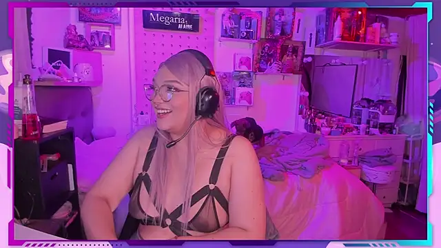 Snapshot of MegariaB chatting on October 2025 04:05:02 AM MegariaB online show from October 2025 04:05:02 AM