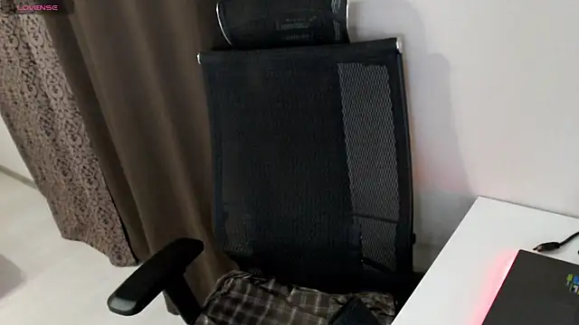 LanaDreamX online show from April 2026 04:13:02 PM