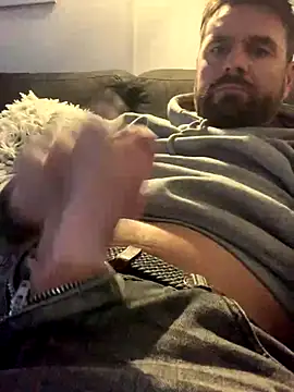 Snapshot of TB1977DK chatting on December 2025 08:05:02 AM TB1977DK online show from December 2025 08:05:02 AM