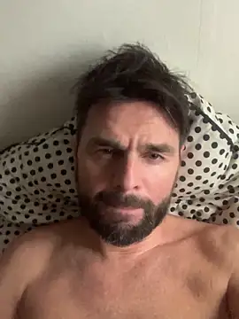 Snapshot of TB1977DK chatting on December 2025 11:31:01 AM TB1977DK online show from December 2025 11:31:01 AM