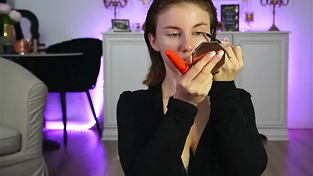 Snapshot of ivyleague_ chatting on November 2025 03:35:02 AM ivyleague online show from November 2025 03:35:02 AM