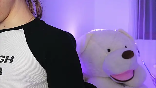 Snapshot of ivyleague_ chatting on February 2026 06:08:02 PM ivyleague online show from February 2026 06:08:02 PM