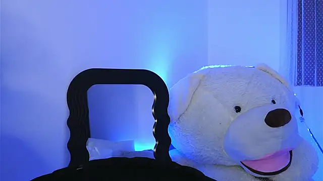 Snapshot of ivyleague_ chatting on February 2026 06:18:02 PM ivyleague online show from February 2026 06:18:02 PM