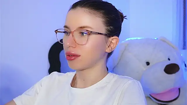 Snapshot of ivyleague_ chatting on March 2026 06:19:02 PM ivyleague online show from March 2026 06:19:02 PM