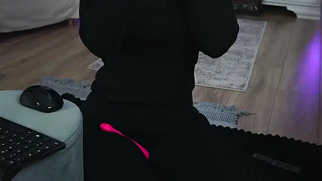 Snapshot of ivyleague_ chatting on January 2026 06:17:02 AM ivyleague online show from January 2026 06:17:02 AM