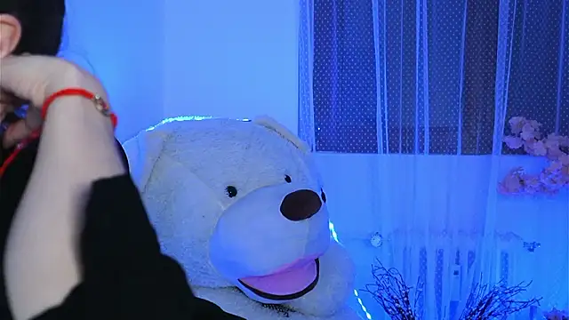 ivyleague  online show from March 2026 06:13:01 PM