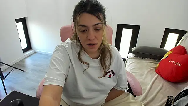 Dyana Kaylinn online show from May 2026 05:11:01 AM