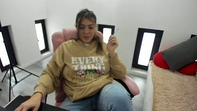 Snapshot of Dyana_Kaylinn chatting on February 2026 06:26:01 AM Dyana Kaylinn online show from February 2026 06:26:01 AM