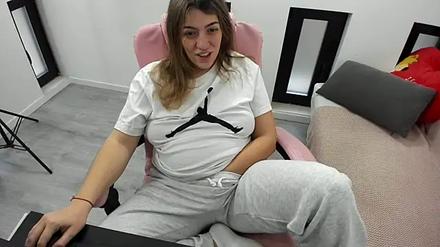 Dyana Kaylinn online show from March 2026 05:41:01 AM