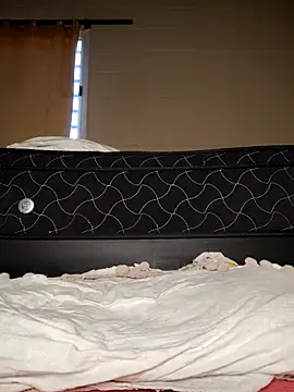 0hYeahbb online show from October 2025 10:43:02 PM