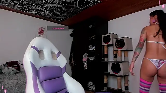 devadolll online show from April 2026 08:04:01 PM