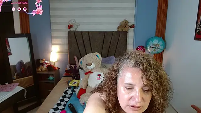 Snapshot of Nadia_84 chatting on May 2026 12:14:02 PM Nadia 84 online show from May 2026 12:14:02 PM