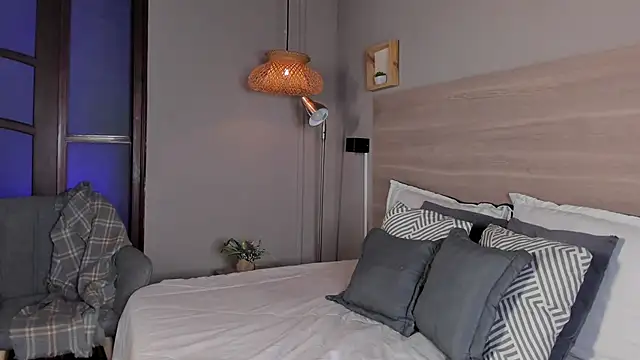 nayah   online show from February 2026 08:00:02 PM