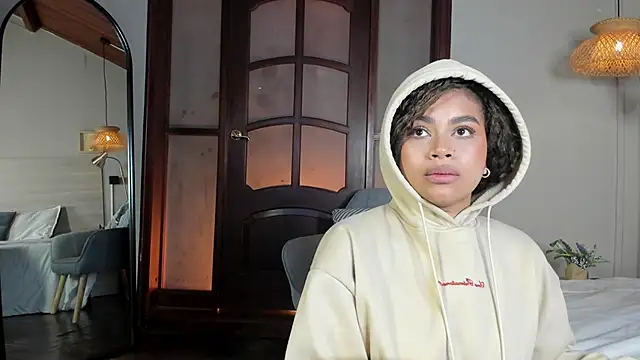 nayah   online show from February 2026 08:17:01 PM