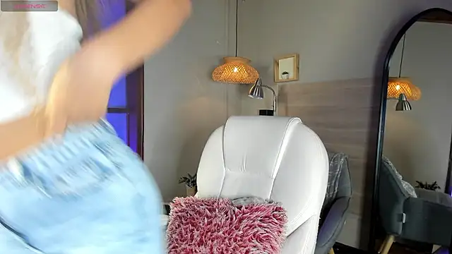 nayah   online show from March 2026 08:21:02 PM