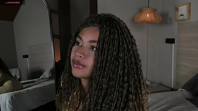 nayah   online show from April 2026 07:54:01 PM