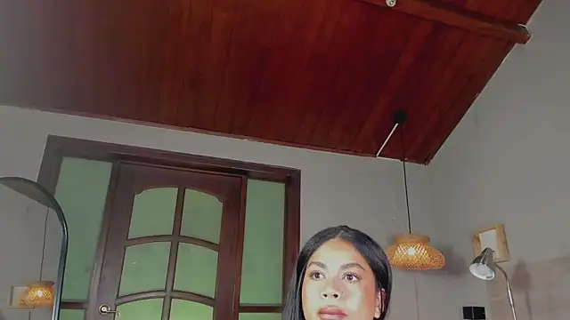 nayah   online show from December 2025 07:41:01 PM