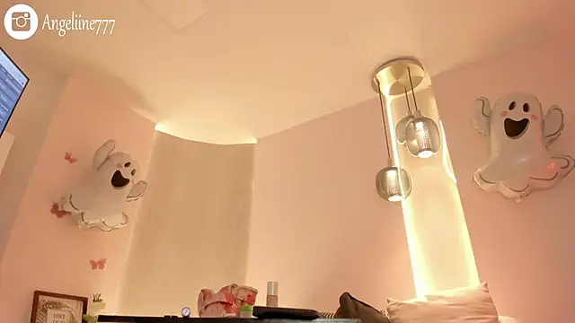 angeline-777 online show from October 2025 01:10:02 PM